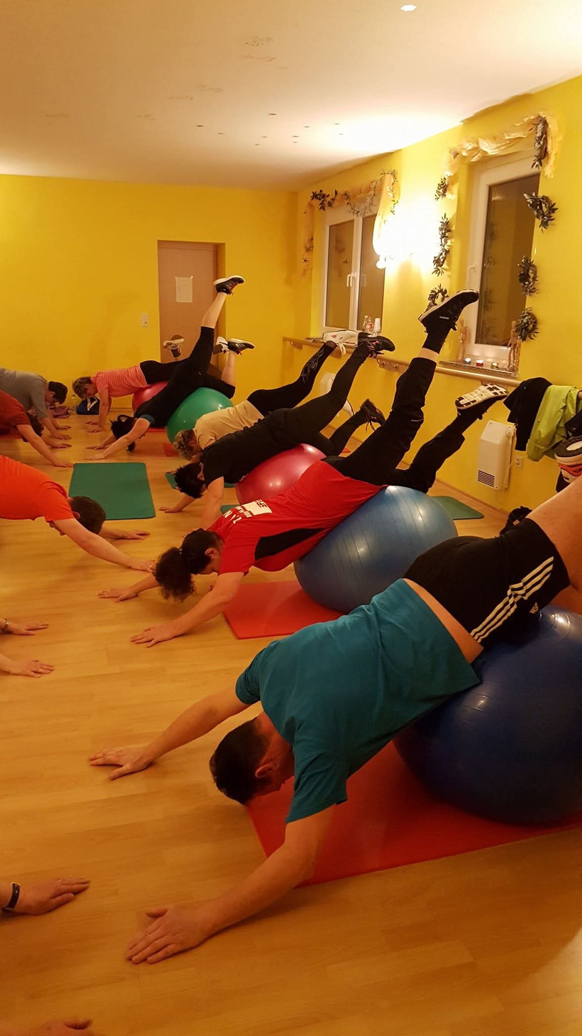 R&uuml;ckenschule mit Gymnastikball